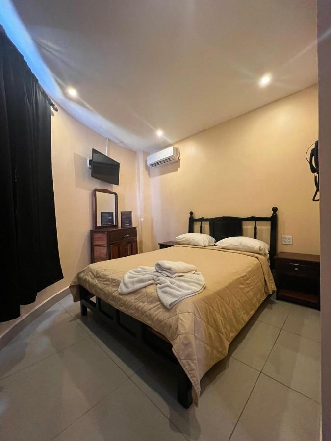 La Cubana Hotel & Suites Colon Esterno foto